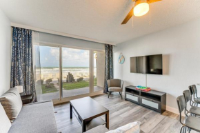 Cozy Daytona Beach Condo - Steps to Ocean!